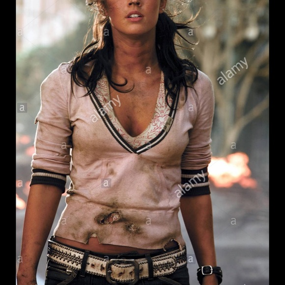 Megan fox sweater from transformers movie - Picture 5 of 6